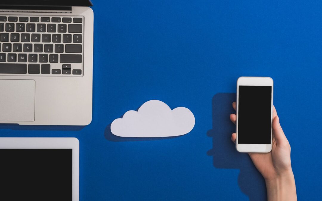 iCloud – co oferuje i jak korzystać z jabłkowej chmury?